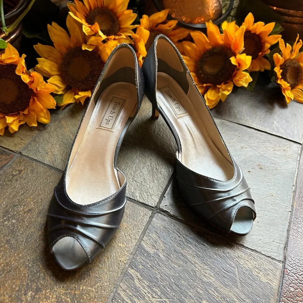 “Abby” Satin d’Orsay Bridal Pump w/kitten heel (size 9.5)